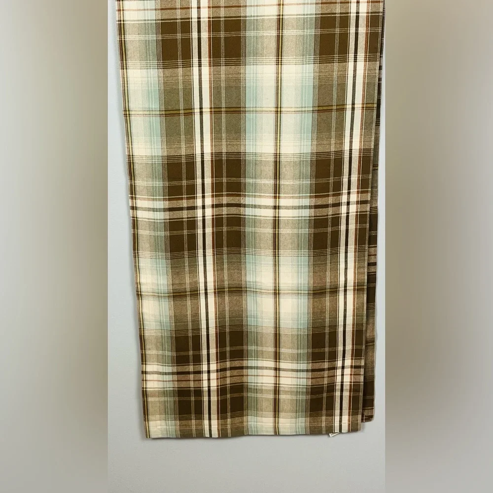 Pottery Barn 100% cotton ivory & brown plaid 18” x 108” tablerunner.